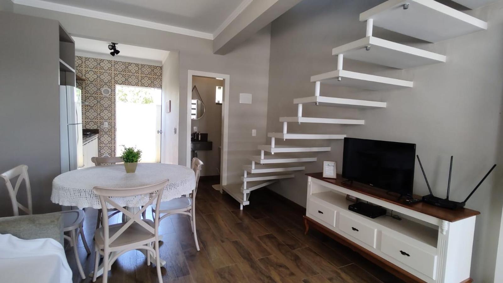 Excelente Sobrado Confortavel No Centro De Tijucas Proximo As Praias Ngoại thất bức ảnh